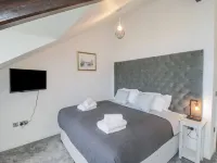 Foxton Penthouse