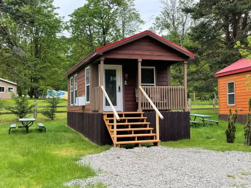 Lone Fir Resort Hotels in Cougar