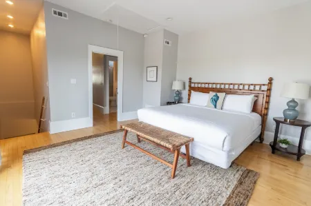 The Newport Lofts - 194 Thames Street