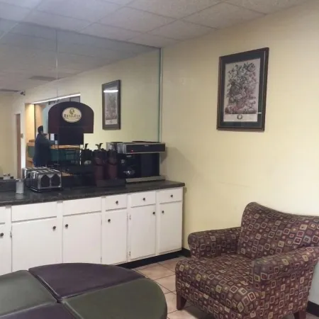 Diamond Inn & Suites
