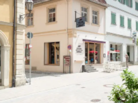 FAHR AWAY • Weinbar & Hotel Hotels in Volkach