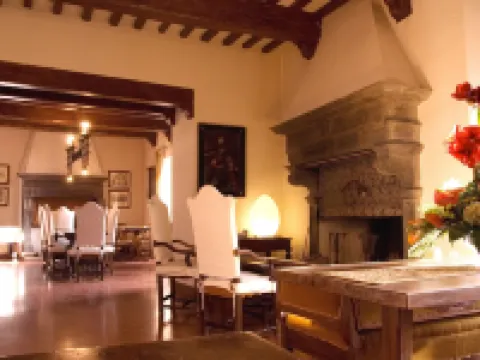 カステッロ ディ ペトロイア ルレ グッビオのホテル