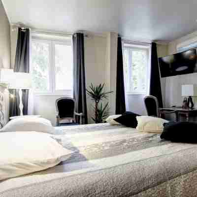 Logis Hôtel le Manoir de Fourcy Rooms