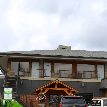 Companion Hotel Motel Hotels in Cochrane District