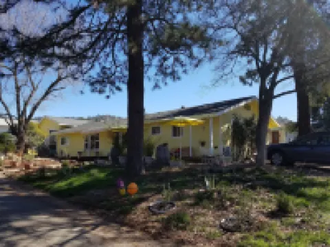 ヨセミテ プレザンス ベッド & ブレックファスト