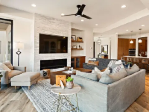 紅色遮陽篷的雪峽谷度假勝地#13 艾文斯酒店