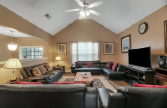 Atlanta Retreat W/ 2-Car Garage, Fenced Yard 6 Bedroom Home by Redawning