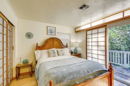 Relax on a Private Beach Shelton Getaway!