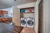 Moab Townhome w/ Hot Tub & Patio - Near Arches - Apartments