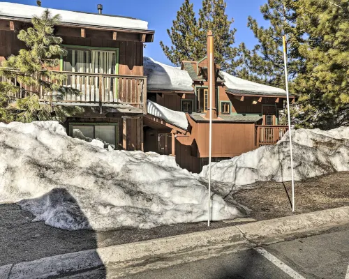 Tahoe Area Townhome < 1 Mi to Heavenly Lifts! Hotels in Stateline