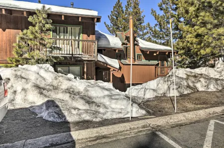 Tahoe Area Townhome < 1 Mi to Heavenly Lifts!