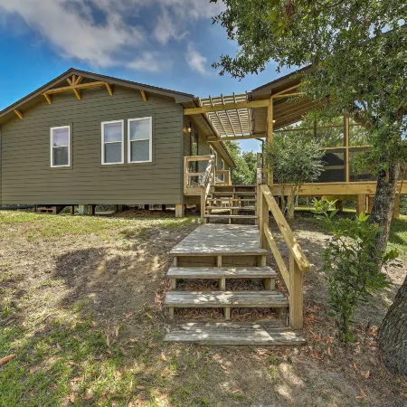Cozy Cottage < 2 Mi to Cape Hatteras Natl Shore!