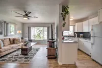 BBQ Ready w/ Patio: Walkable Carson City Duplex Hotels in der Nähe von Villas At Dolphin Bay