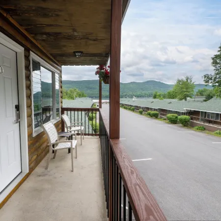 Scotty's Lakeside Resort
