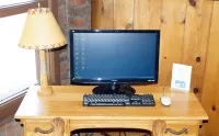 Dude Rancher Lodge - Pet friendly