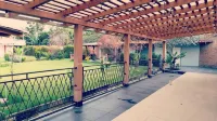Bamboo Village Place Hotels in Тумбако