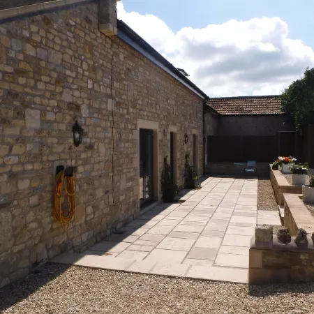 King William Cottage Отели рядом с достопримечательностью «Свадебный комплекс Priston Mill»
