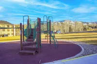 Cozy Brian Head Condo Walk to Navajo Express Lift - 3-Star