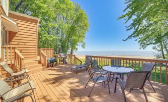 Private Beach and Deck Spacious Lake Michigan Home
