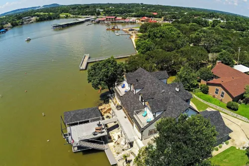 Lavish Lake House, Near Vineyards and Marinas! - balcony