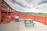 Mountain View Escape - 1 Mile to White River! - Homestays