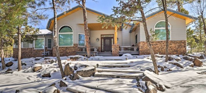 Patio & Forest View: Peaceful Show Low Home Hotels in Show Low