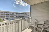 Walk to Beach & Dining! Ocean City Condo w/ Pool -  Appartamenti vacanze