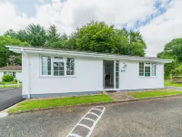 Rosecraddoc Lodges Hotels near St Martin's Church