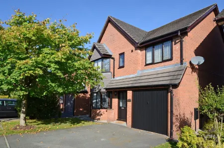 Ideal for Alton Towers, Staffordshire and the Peak District