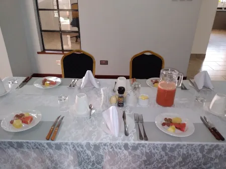 Clemsa Boutique Hotel Отели рядом с достопримечательностью «Шелдрик Уайлдлайф Траст Нерсери»