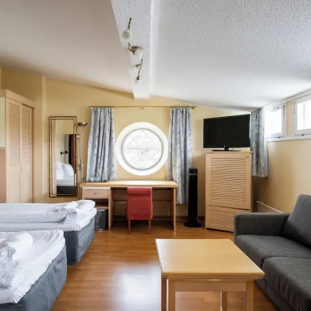 Hiisi Hotel Turku Seaport Отели рядом с достопримечательностью «Музей музыки Яна Сибелиуса»