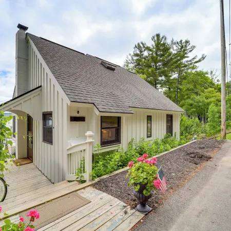 Updated Glen Arbor Cottage on Lake: Dock & Mooring