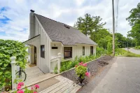 Updated Glen Arbor Cottage on Lake: Dock & Mooring - 3-Star