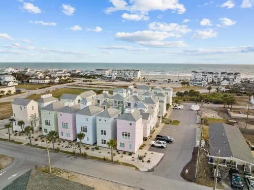 Sea Escape 3 Bedroom Townhouse by RedAwning - Pet friendly