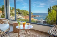 SOWELL FAMILY Riviera - بار