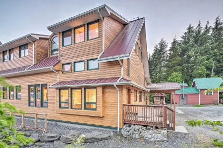 Ketchikan Apt - Walk to Refuge Cove Beach!