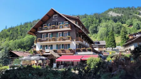 Hotel Christiania Отели в г. Manigod