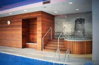 DoubleTree by Hilton Lodz - Hot Tub