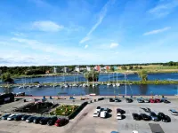 Vänerport Lakefront Hotell - parking
