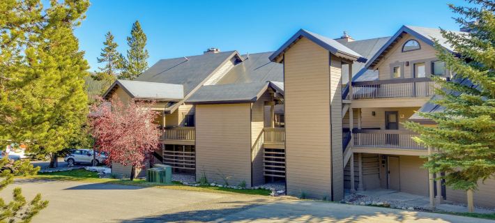 Cozy Condo w/ Balcony - Near Big Sky Resort! Ξενοδοχεία στην πόλη Big Sky