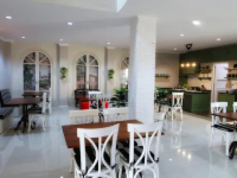 Omah Madam Bed & Breakfast Hotels in Banyumanik