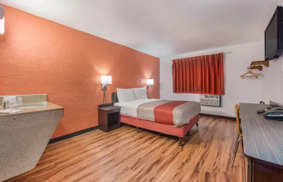 6號汽車旅館之聖保羅I-94