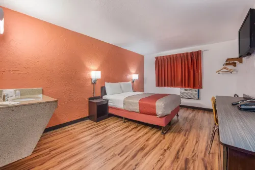 Motel 6 Saint Paul, MN - I-94