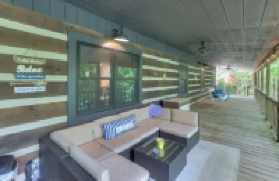 Lakeside Family Escape-Modern log home in secluded cove w/pvt. dock, Sleeps 12