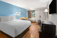 Travelodge by Wyndham Madison Heights MI Hotels in Madison Heights