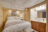 Vail Vista Mountain Retreat w/ Balcony & Views, Near Vail Ski Village