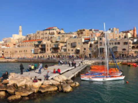 Deluxe 2BR Apt w Pool in Historical Jaffa