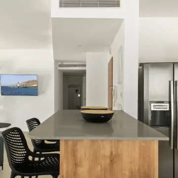 Sea View Penthouse Near the Beach by Sea N' Rent