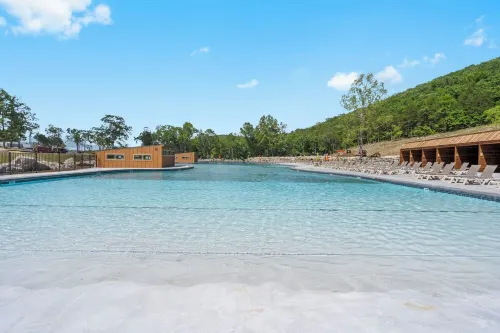 Cedar & Sky—Ozarks Hideaway