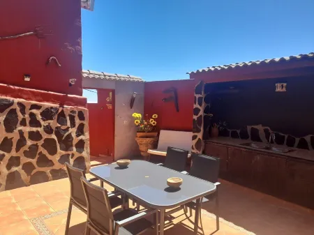 Wonderful Typical Canarian House with Outdoor Pool and Wifi in the Mountains.